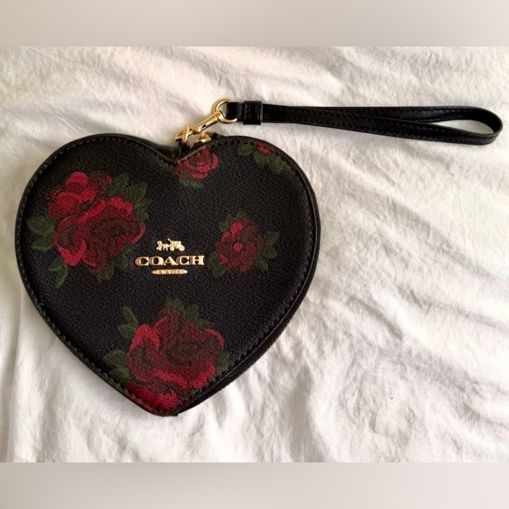 👑✅PRICE FIRM✅ Adorable Black Leather Coach wristlet with Red Rose Print. NWOT - Picture 9 of 14